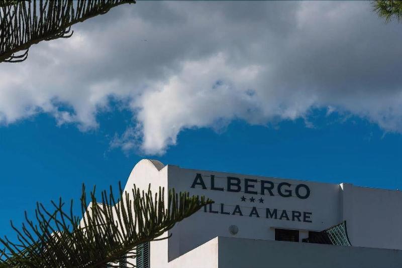 Albergo Villa A Mare ペスキチ エクステリア 写真